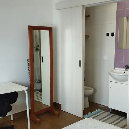 Quarto em Acomodações Particulares Lar Da Bi Ferrel (Leiria)
